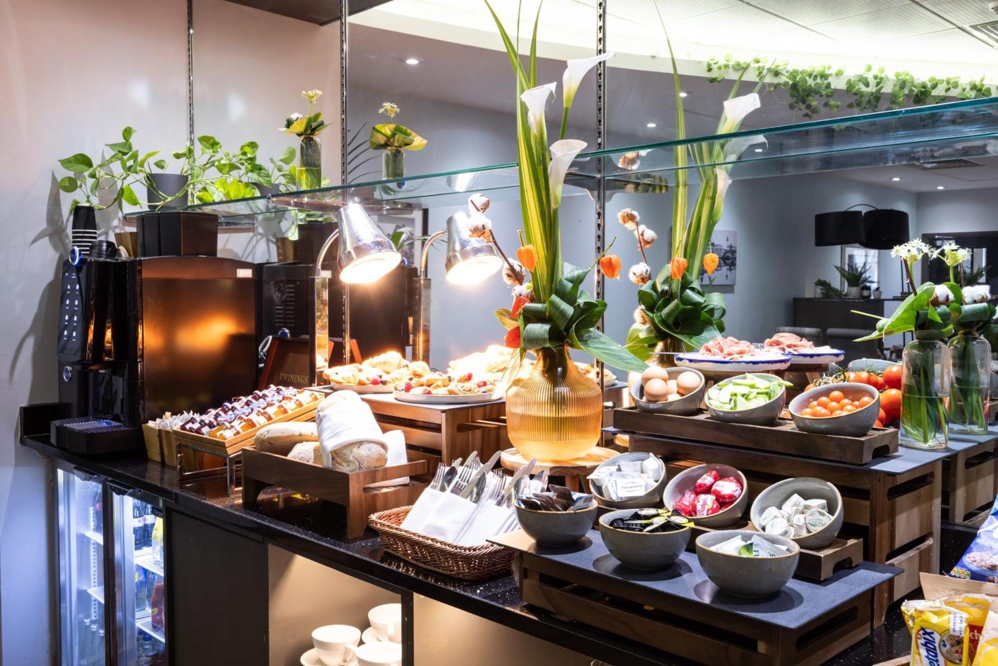 Crowne Plaza Centre By Ihg Hotel