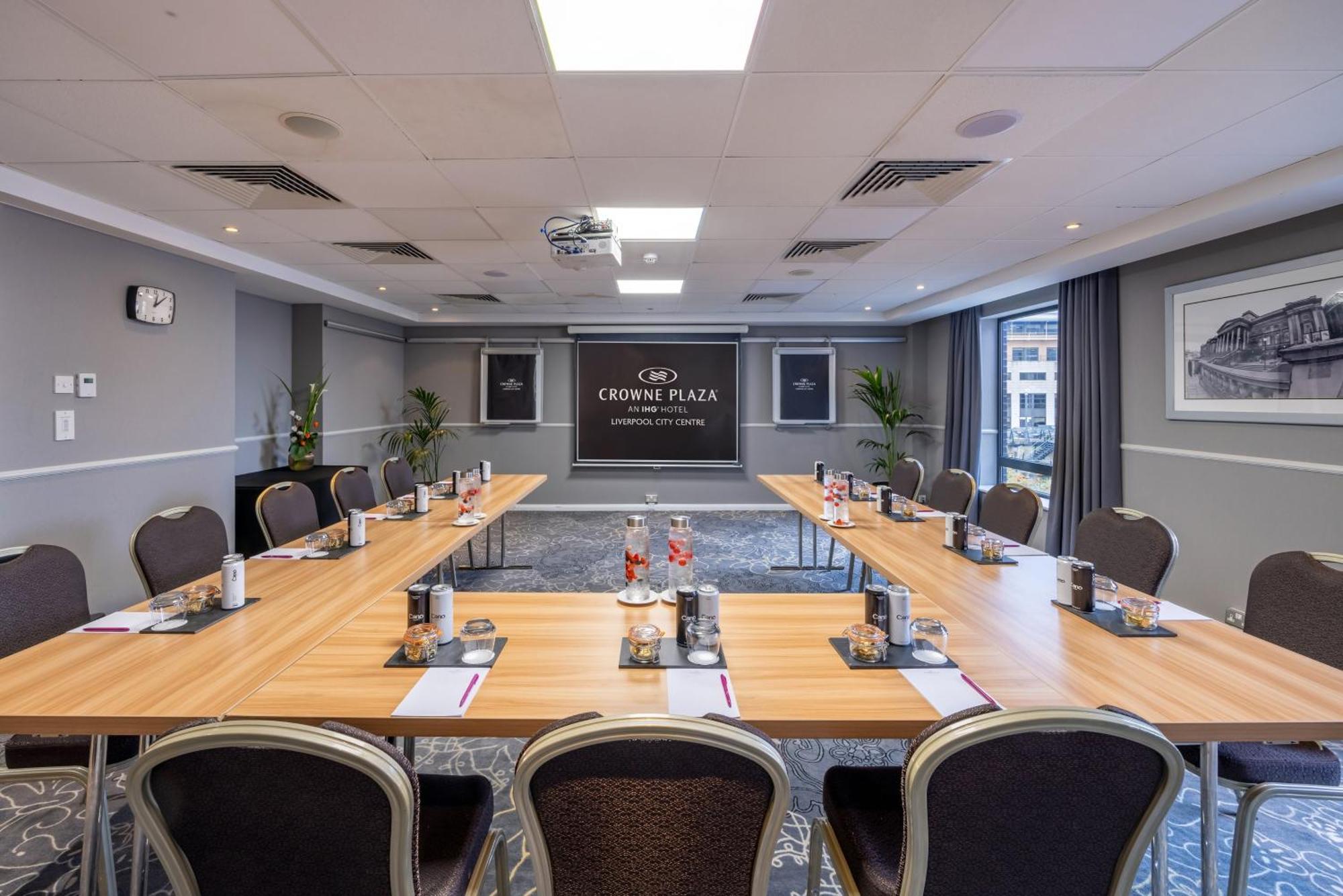 Crowne Plaza Centre By Ihg Hotel