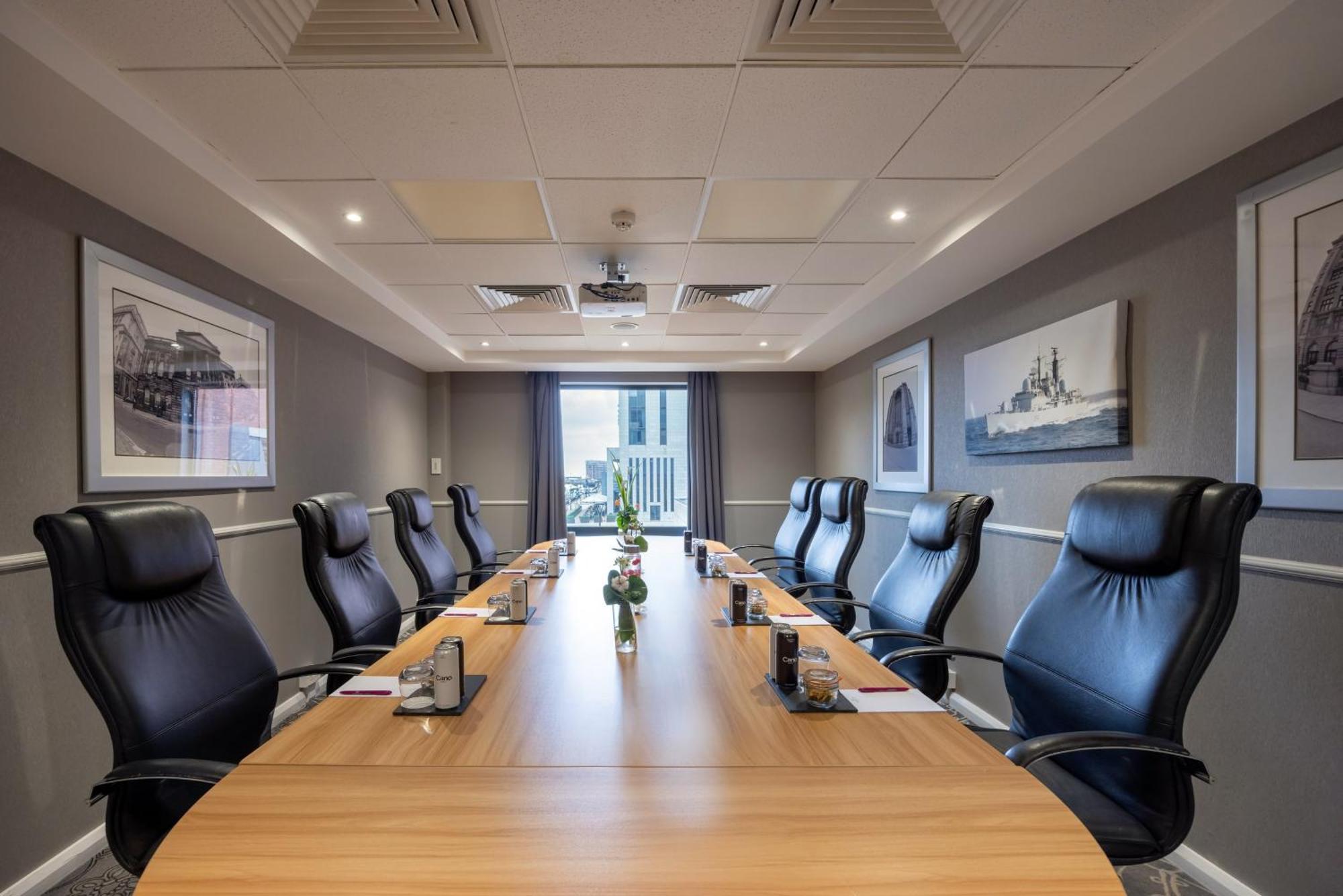 Crowne Plaza Centre By Ihg Hotel 4*