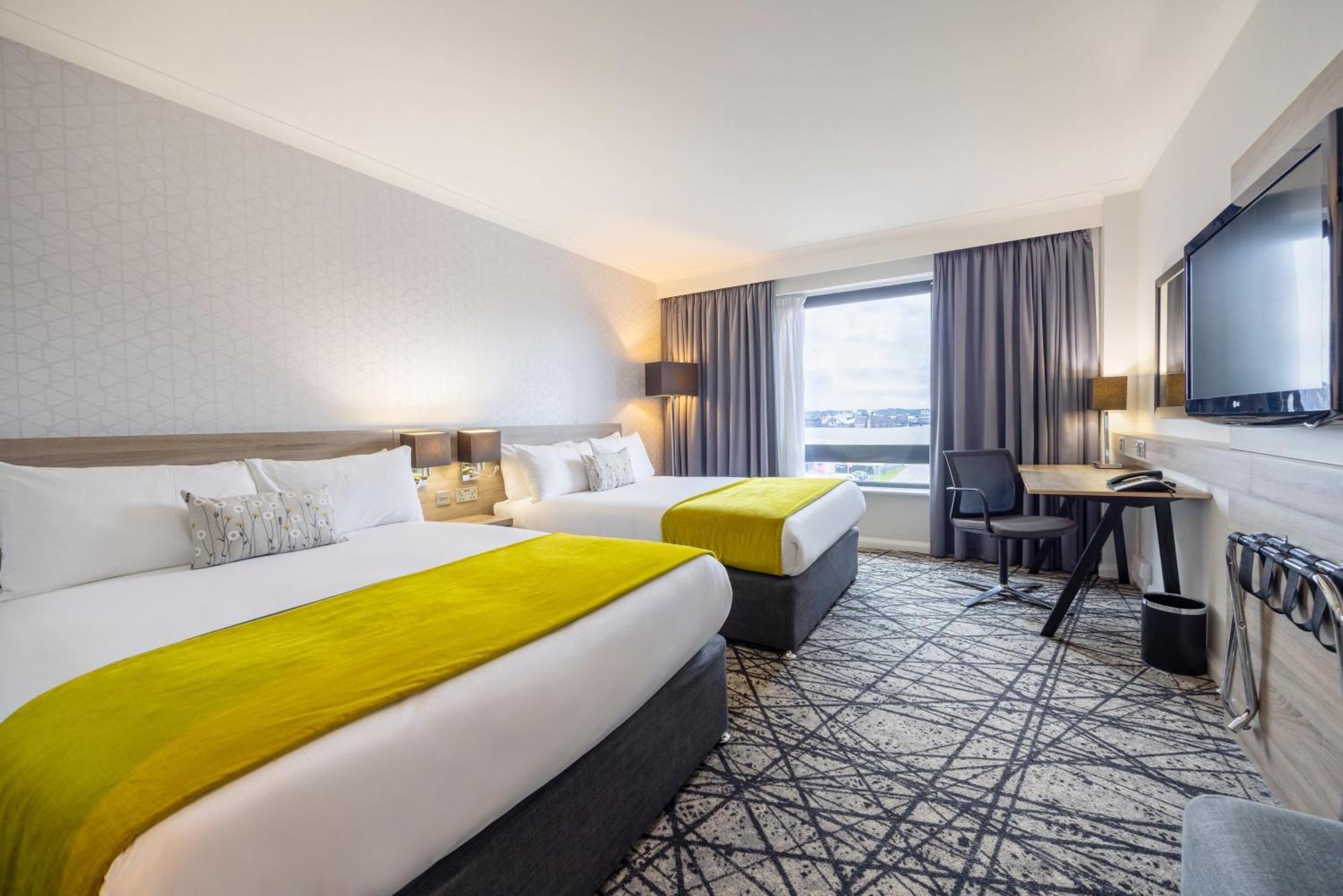 Crowne Plaza Centre By Ihg Hotel